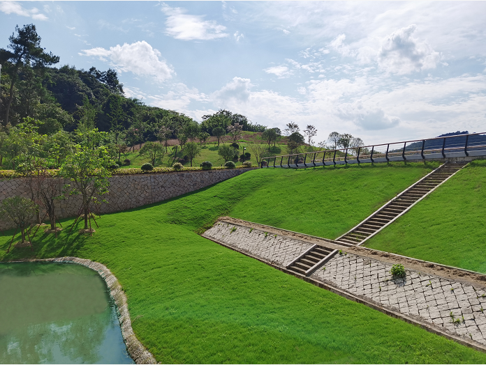 法国公墓游：不一样的死亡教育